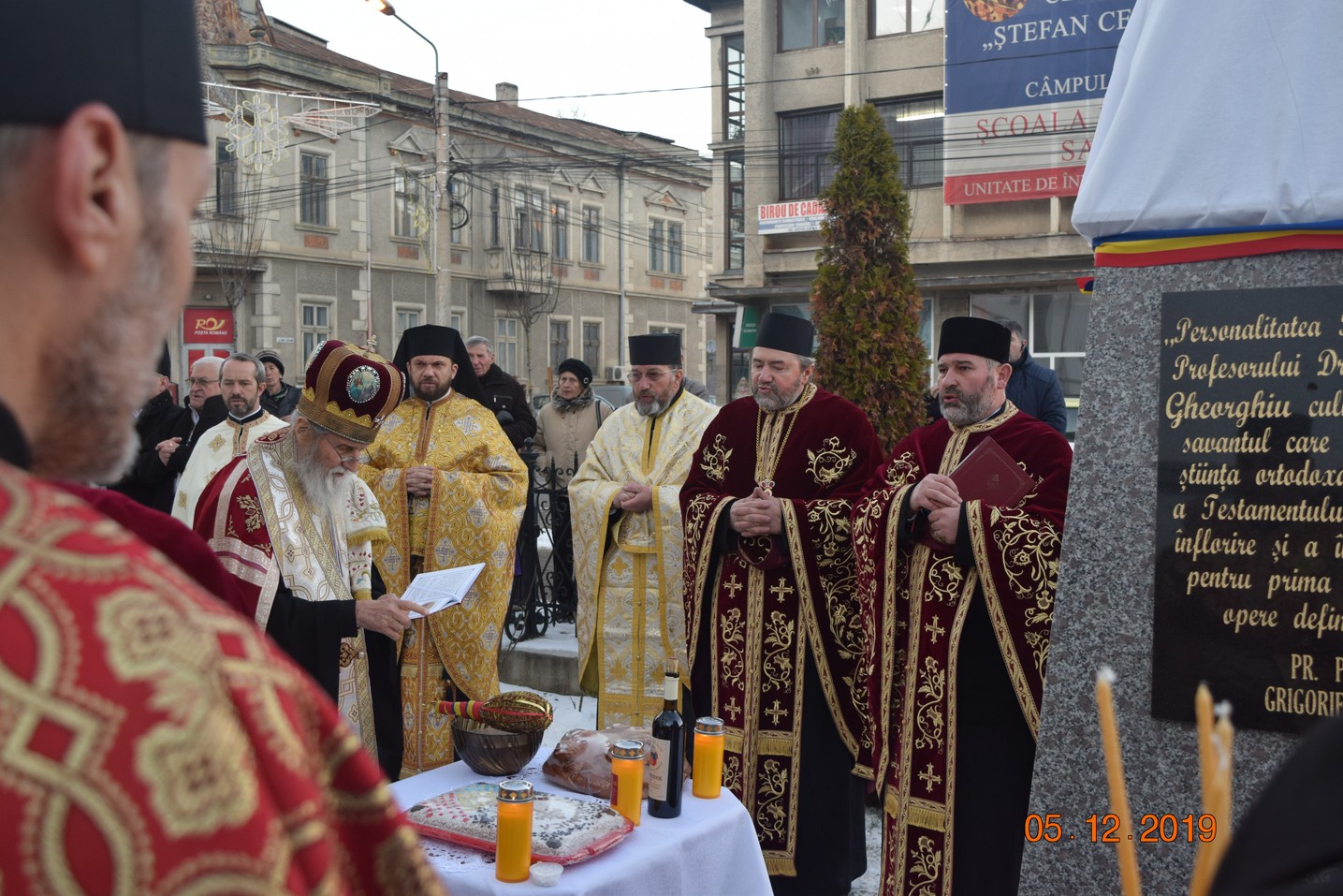 Două slujiri arhierești și manifestări culturale deosebite, la hramul Bisericii „Sfântul Ierarh Nicolae” din Câmpulung Moldovenesc