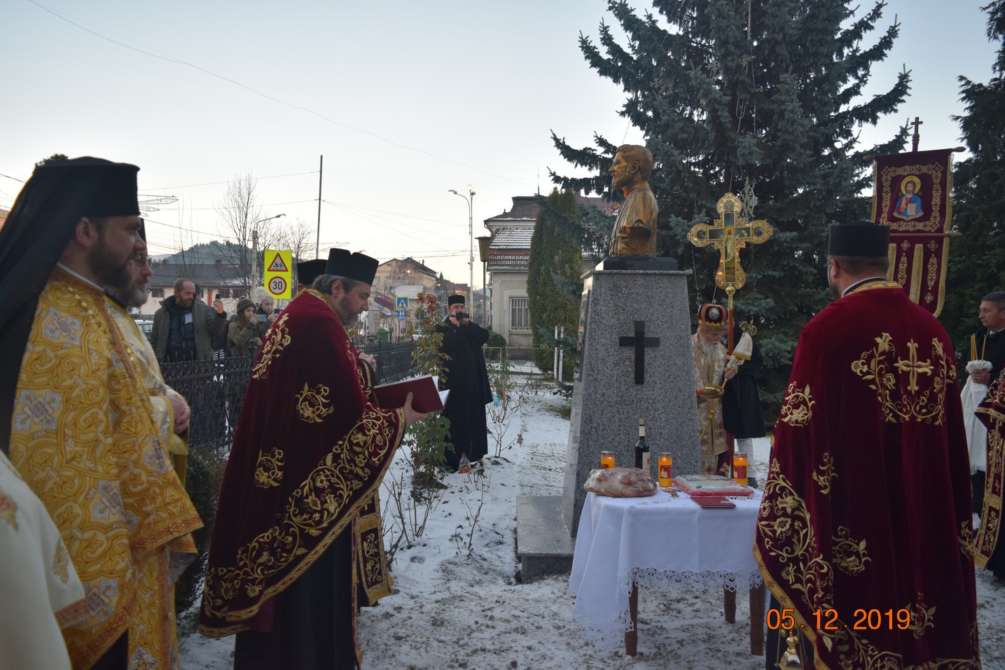 Două slujiri arhierești și manifestări culturale deosebite, la hramul Bisericii „Sfântul Ierarh Nicolae” din Câmpulung Moldovenesc