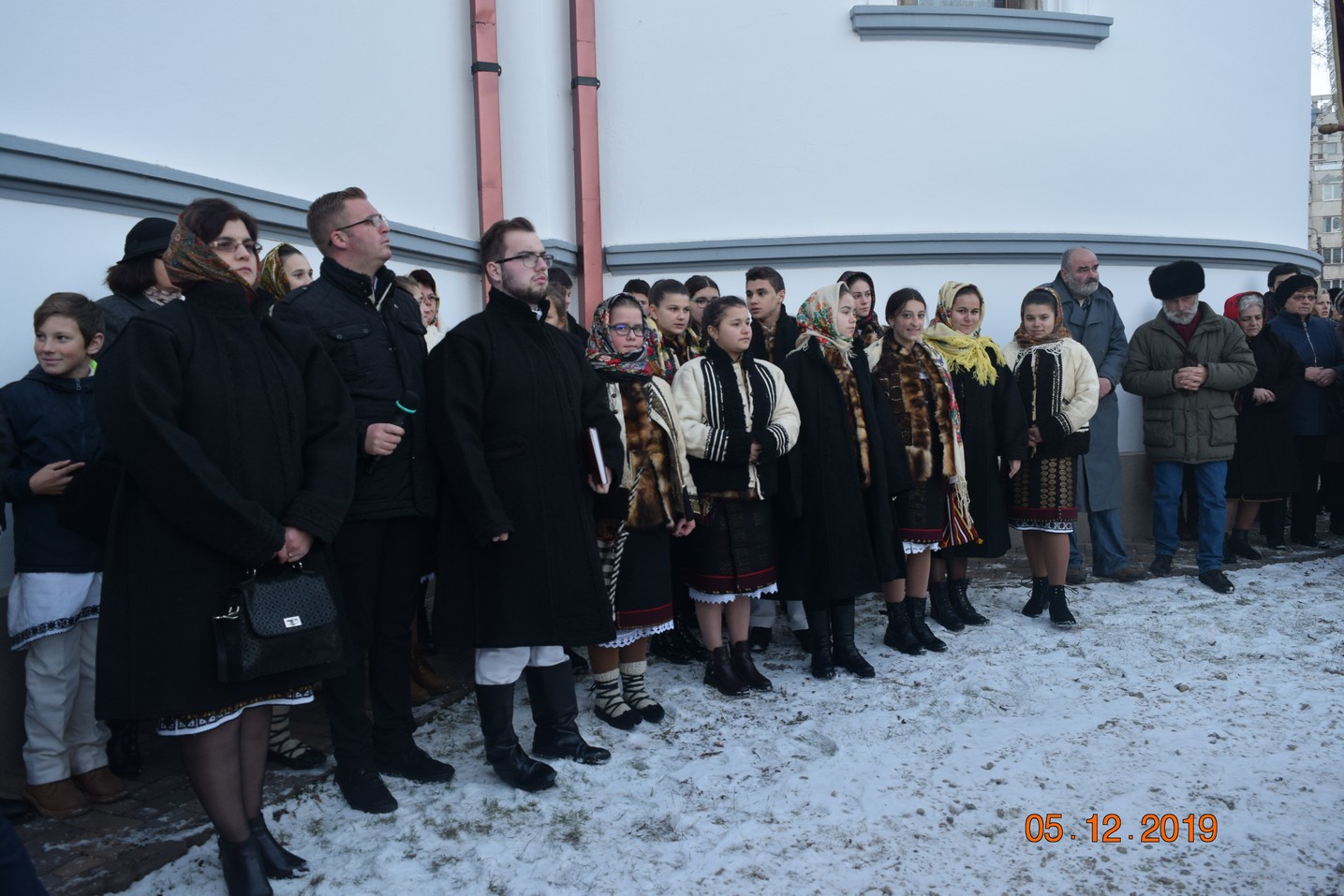 Două slujiri arhierești și manifestări culturale deosebite, la hramul Bisericii „Sfântul Ierarh Nicolae” din Câmpulung Moldovenesc