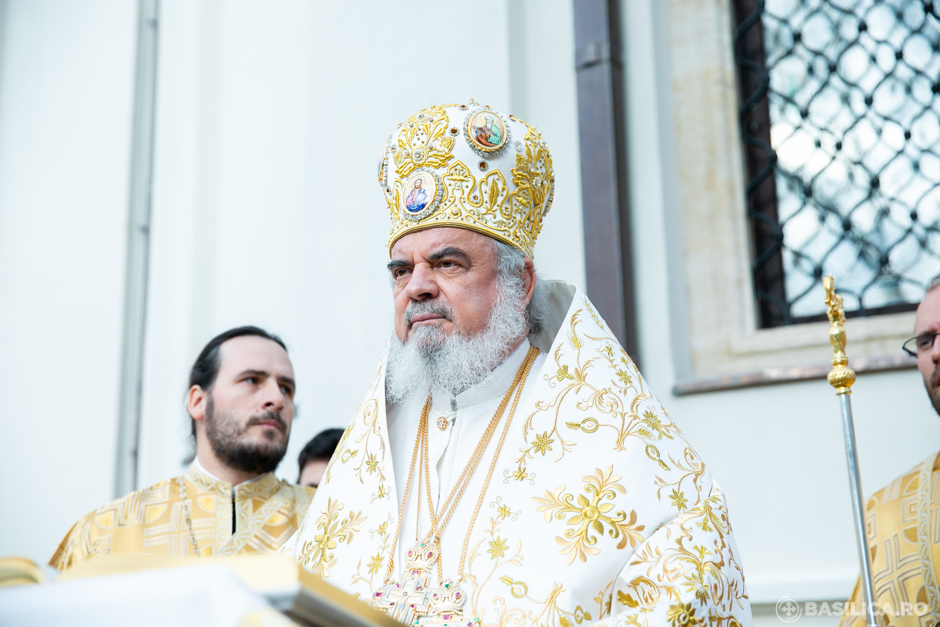 Părintele Patriarh Daniel a resfinţit Biserica „Sfântul Dumitru” – Poştă din centrul Capitalei