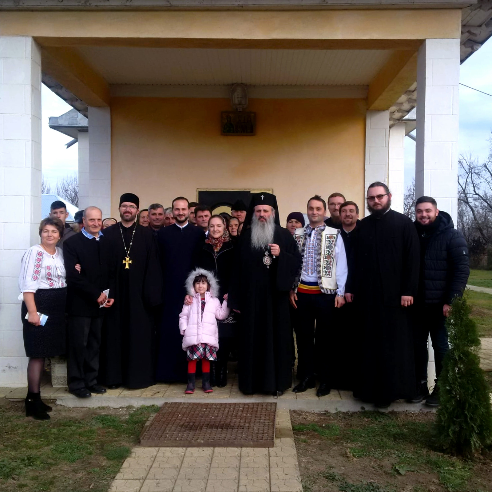 IPS Mitropolit Teofan, la Parohia Golăiești: „Nimic nu iubește Dumnezeu mai mult decât pe omul smerit”