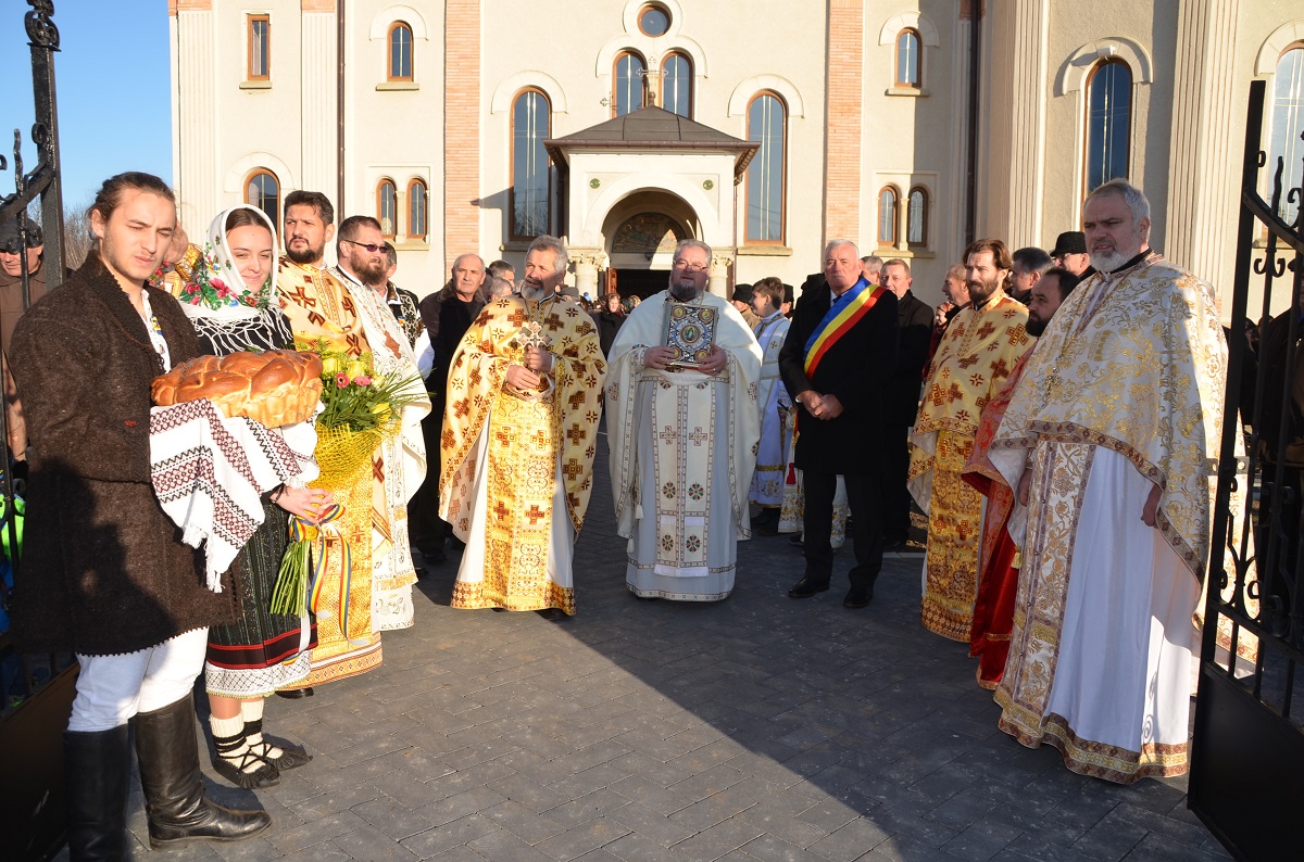 Binecuvântare arhierească în Parohia Frătăuţii Noi