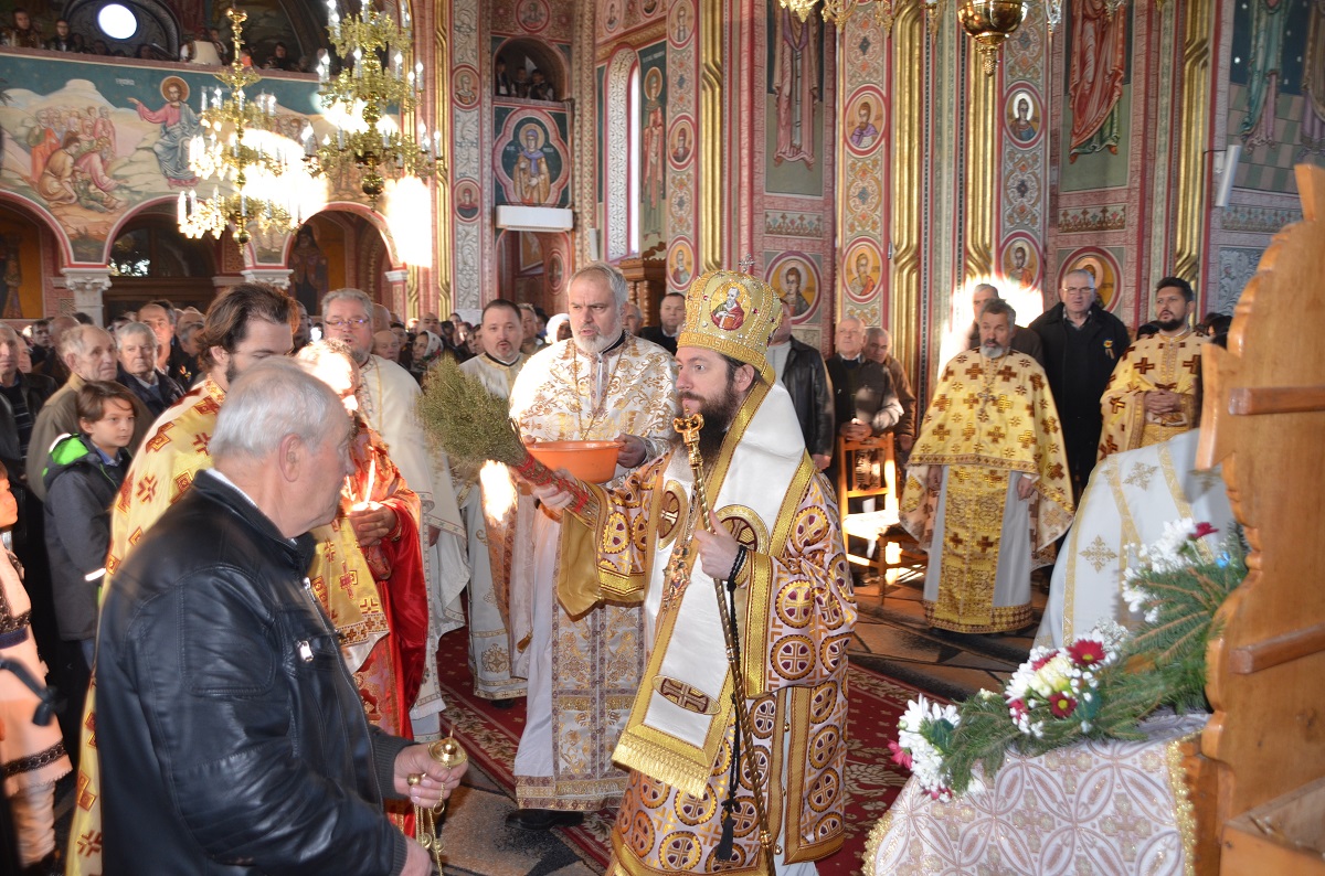 Binecuvântare arhierească în Parohia Frătăuţii Noi