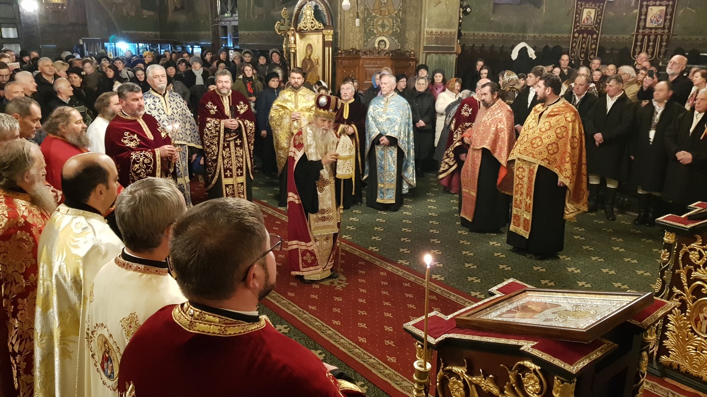 Două slujiri arhierești și manifestări culturale deosebite, la hramul Bisericii „Sfântul Ierarh Nicolae” din Câmpulung Moldovenesc