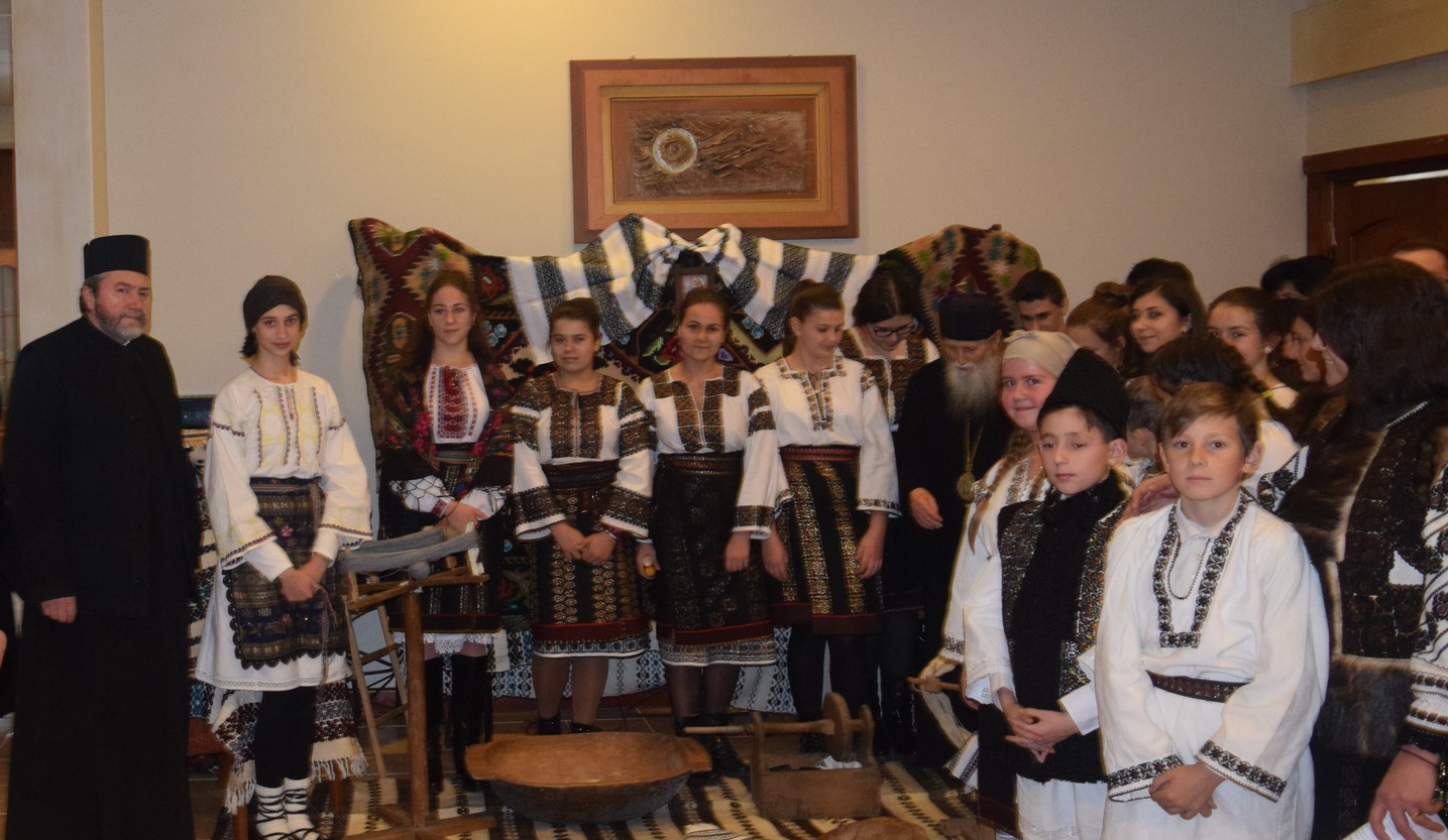 Două slujiri arhierești și manifestări culturale deosebite, la hramul Bisericii „Sfântul Ierarh Nicolae” din Câmpulung Moldovenesc