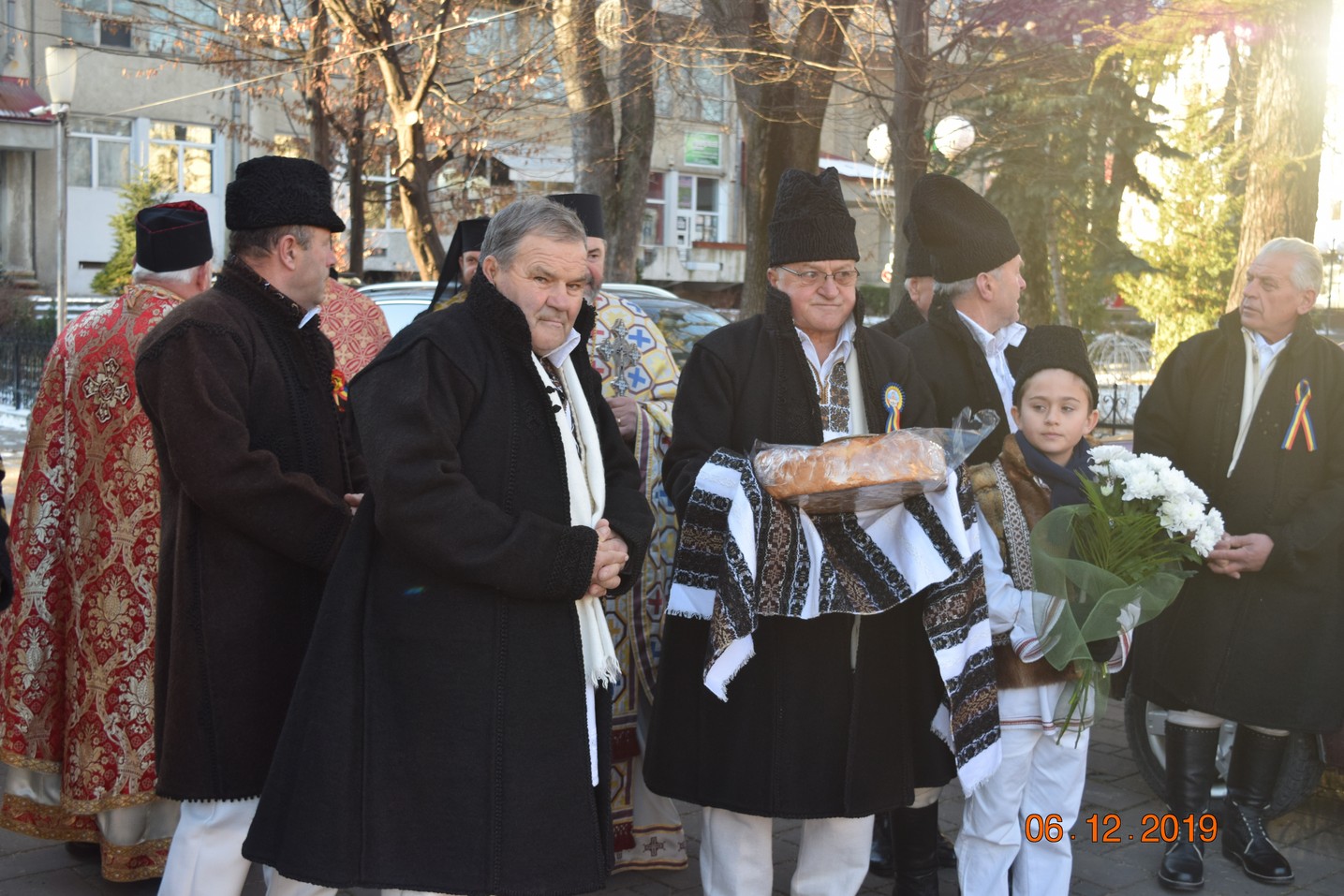 Două slujiri arhierești și manifestări culturale deosebite, la hramul Bisericii „Sfântul Ierarh Nicolae” din Câmpulung Moldovenesc