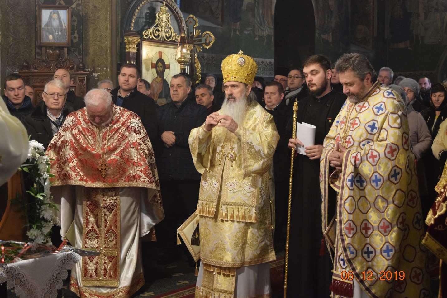 Două slujiri arhierești și manifestări culturale deosebite, la hramul Bisericii „Sfântul Ierarh Nicolae” din Câmpulung Moldovenesc