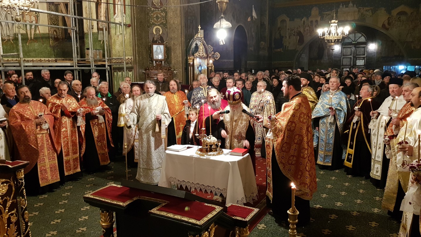 Două slujiri arhierești și manifestări culturale deosebite, la hramul Bisericii „Sfântul Ierarh Nicolae” din Câmpulung Moldovenesc