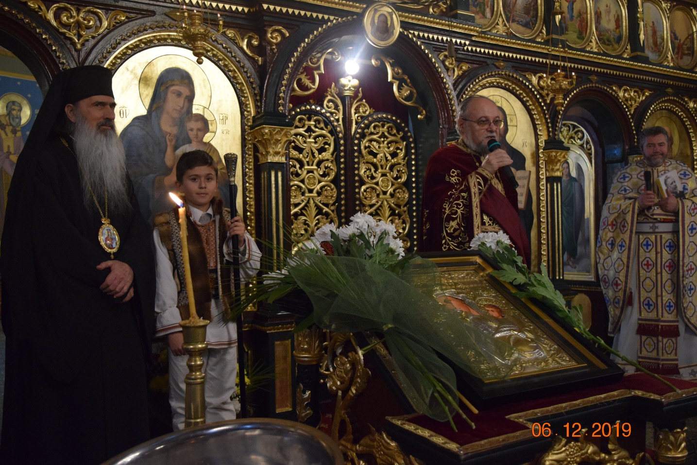 Două slujiri arhierești și manifestări culturale deosebite, la hramul Bisericii „Sfântul Ierarh Nicolae” din Câmpulung Moldovenesc