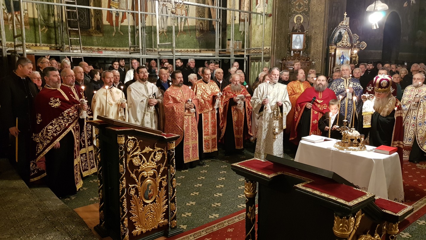 Două slujiri arhierești și manifestări culturale deosebite, la hramul Bisericii „Sfântul Ierarh Nicolae” din Câmpulung Moldovenesc