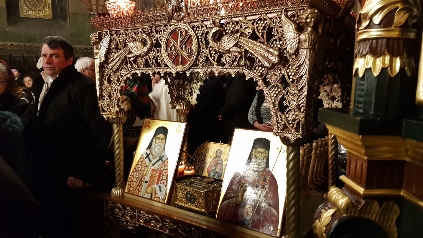 Două slujiri arhierești și manifestări culturale deosebite, la hramul Bisericii „Sfântul Ierarh Nicolae” din Câmpulung Moldovenesc