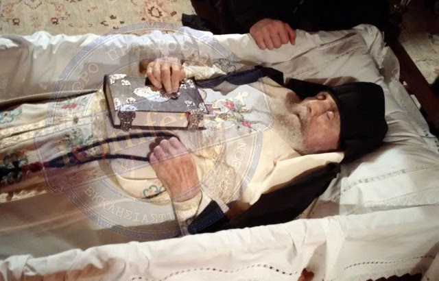 Părintele Efrem Filotheitul va fi înmormântat pe 11 decembrie