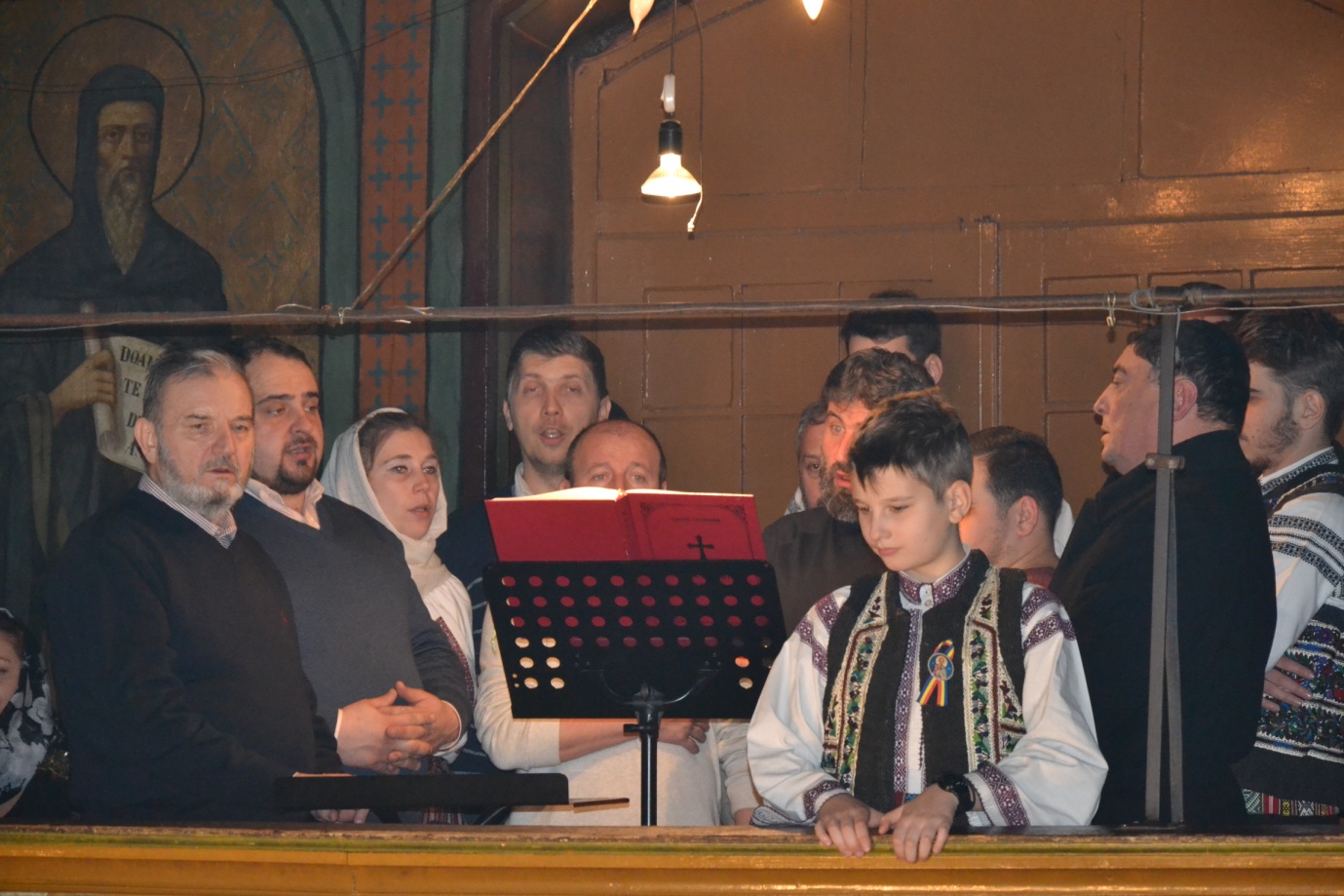 Parohia „Sfântul Ioan Botezătorul” - Mărăței I din Piatra Neamț, în straie de sărbătoare Parohia „Sfântul Ioan Botezătorul” - Mărăței I din Piatra Neamț, în straie de sărbătoare