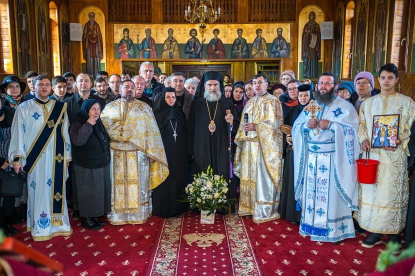 Liturghii arhierești în două eparhii ale Moldovei