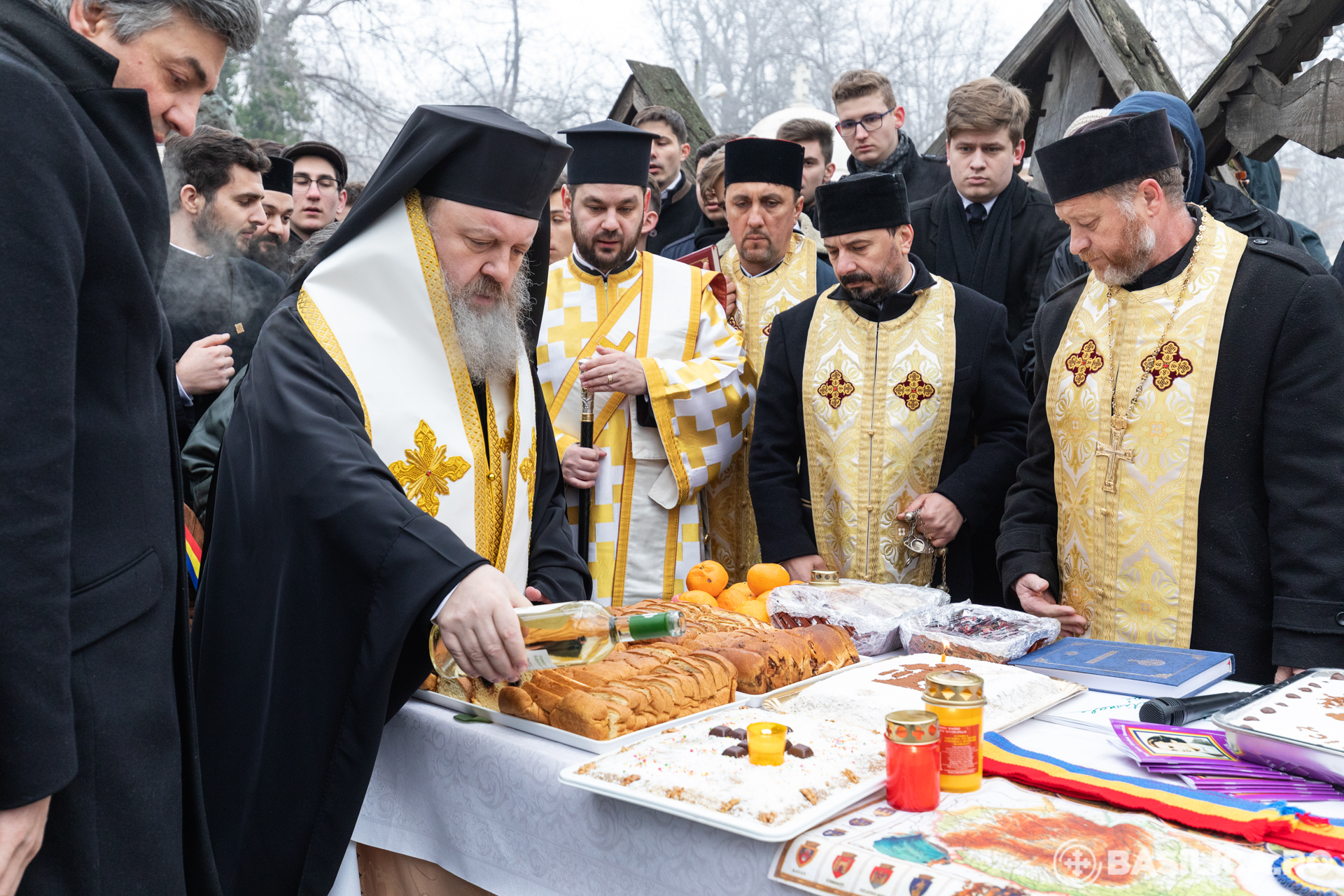 PS Timotei Prahoveanul a oficiat o slujbă de pomenire la mormântul poetului Mihai Eminescu