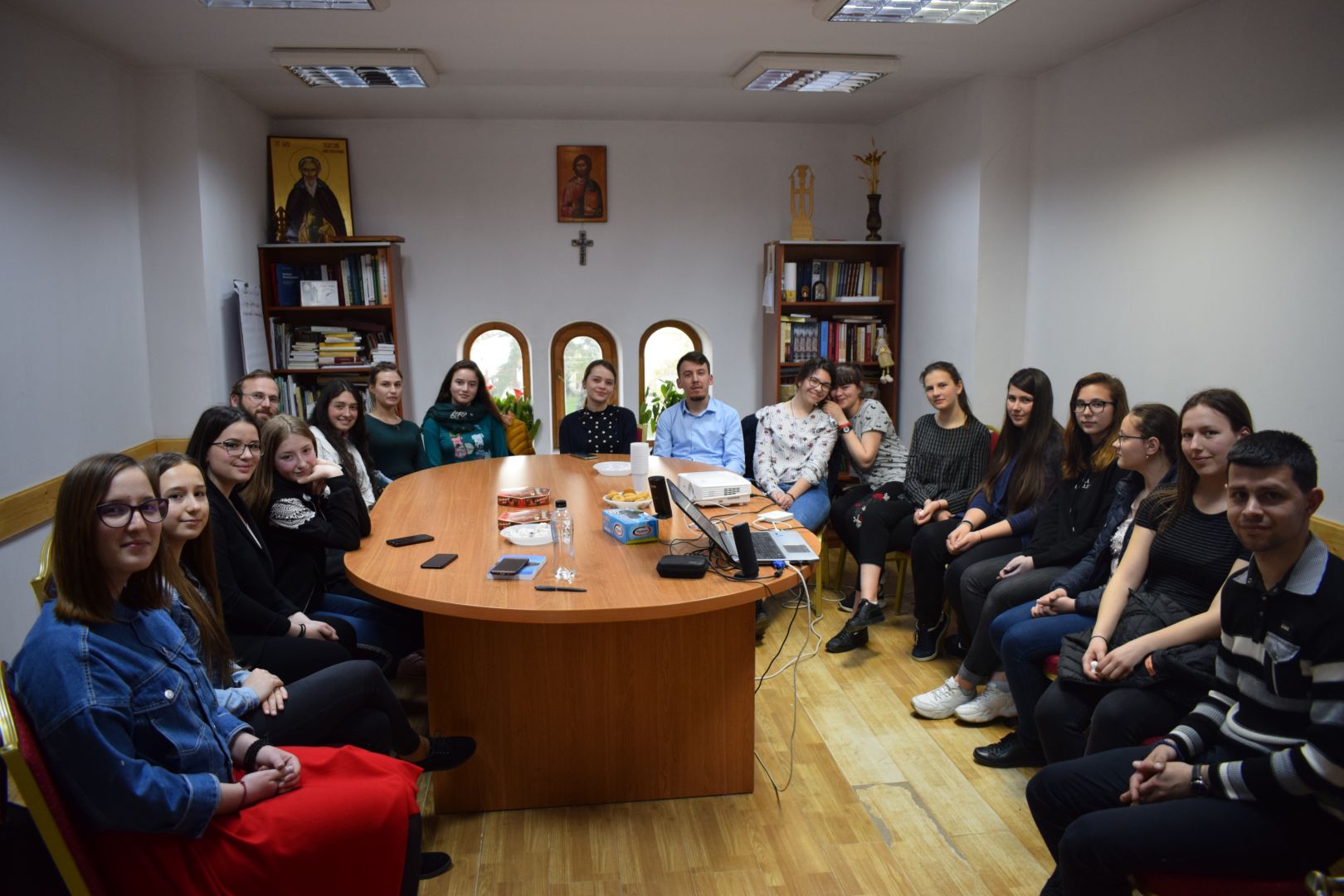 Gând de mulțumire pentru cel mai mare dar din liceu: grupul „Prietenii Sfinților Trei Ierarhi”