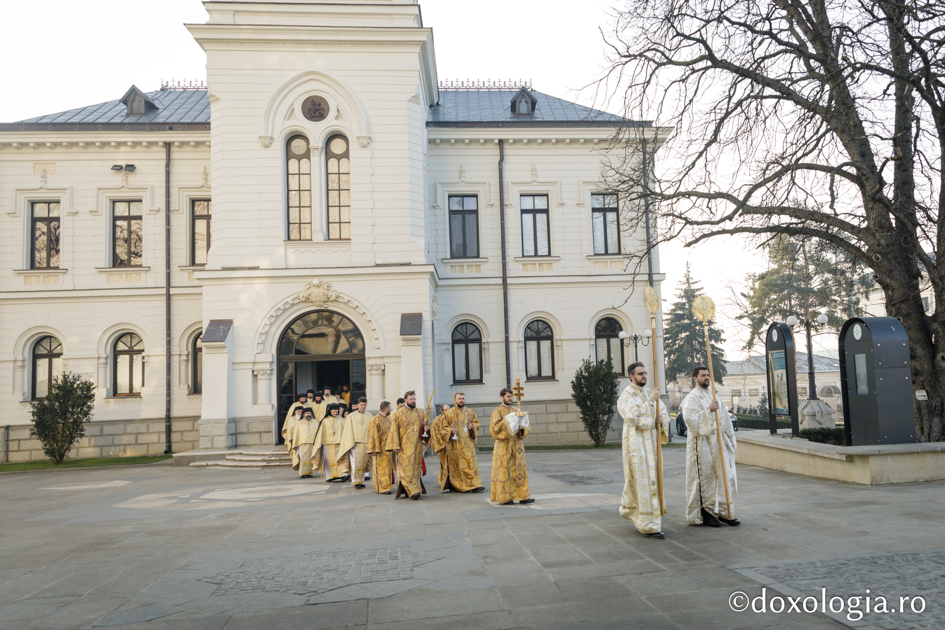Sfântul Ierarh Iosif cel Milostiv, sărbătorit la Catedrala din Iași: „Avea o sensibilitate sfâșietoare pentru durerea celorlalți”