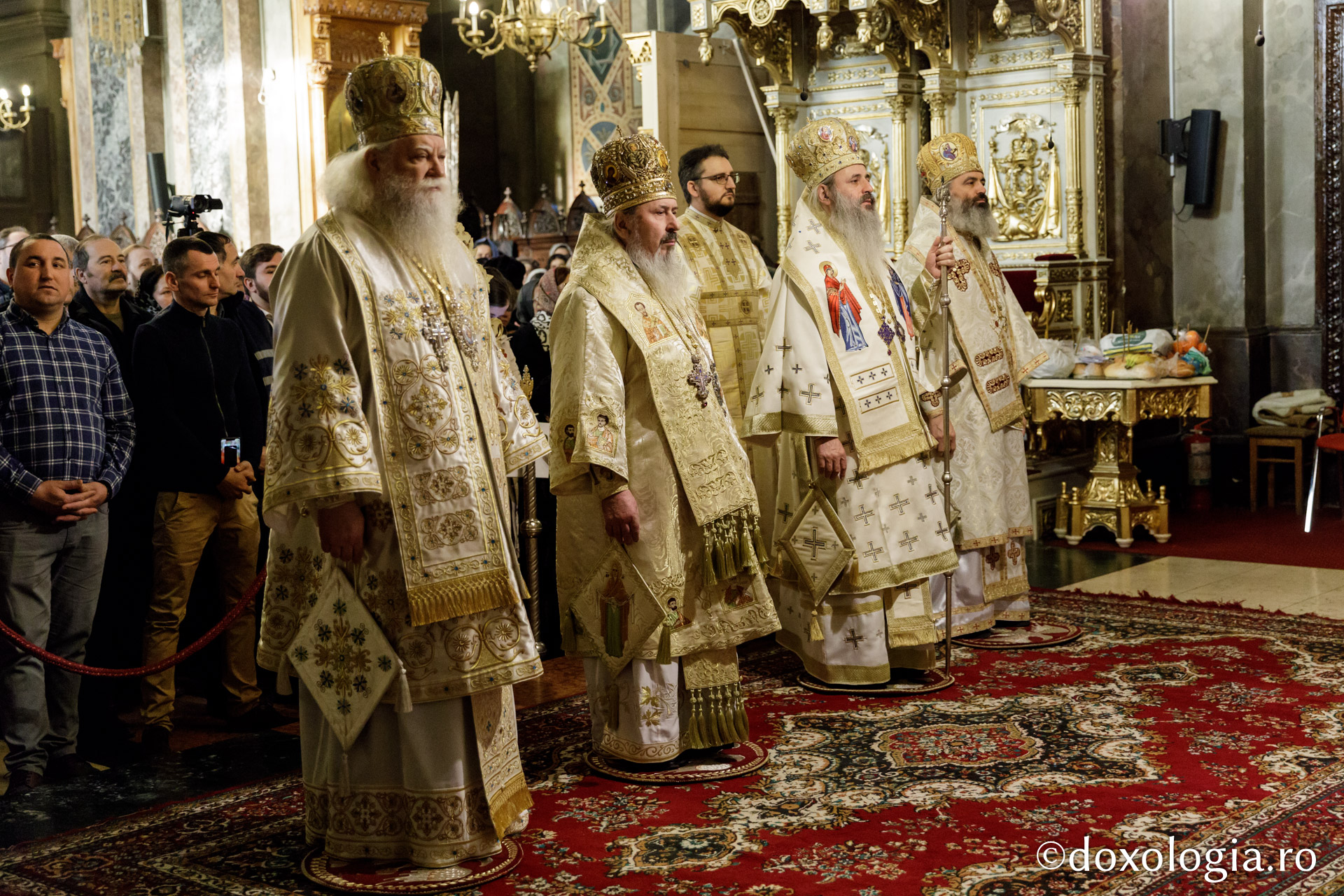 Sfântul Ierarh Iosif cel Milostiv, sărbătorit la Catedrala din Iași: „Avea o sensibilitate sfâșietoare pentru durerea celorlalți”