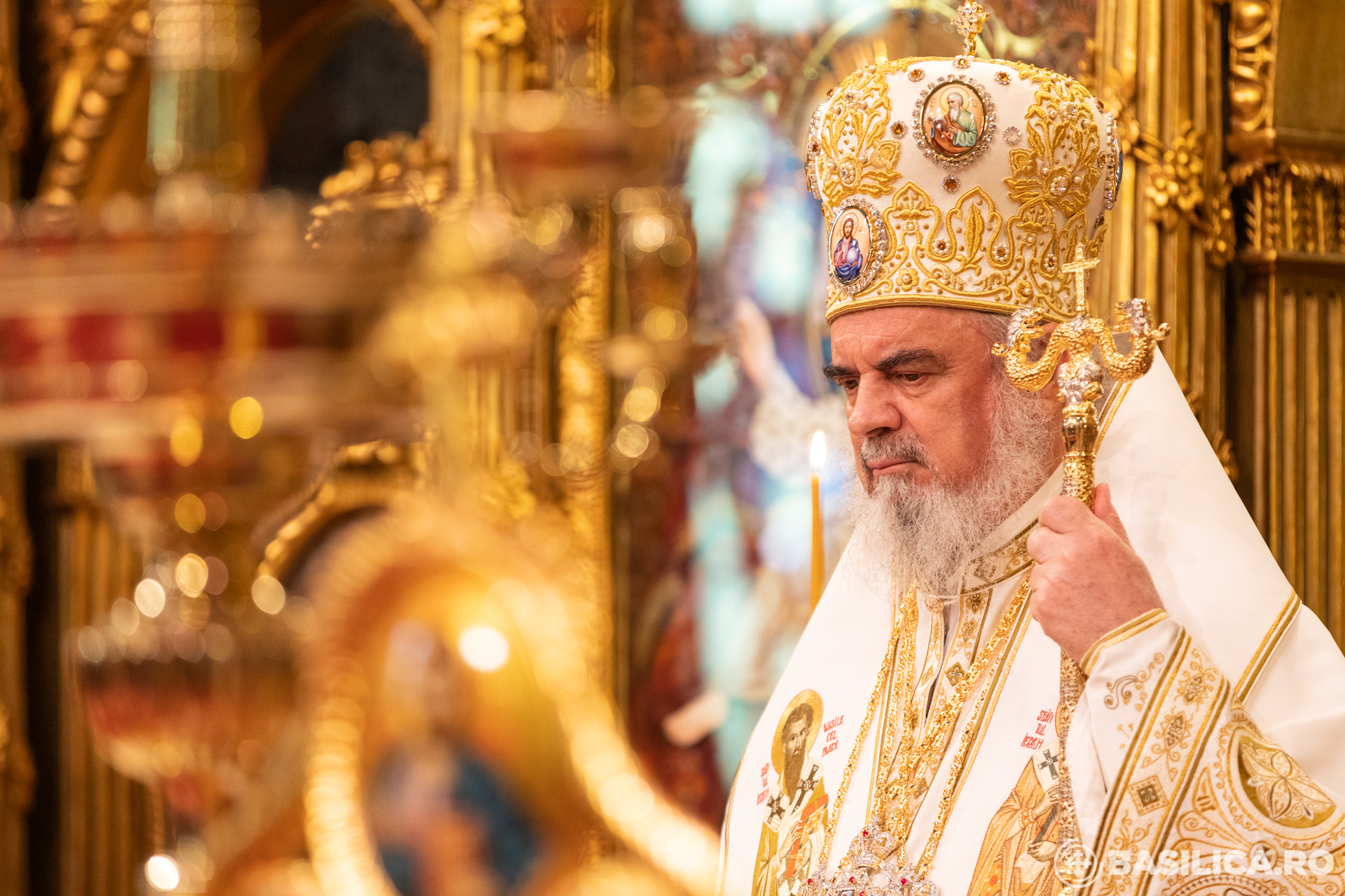 Părintele Patriarh Daniel, în Ajunul Bobotezei: „Iisus Hristos primeşte Botezul pocăinţei nu pentru Sine, ci pentru păcatele tuturor oamenilor, ale lumii întregi”