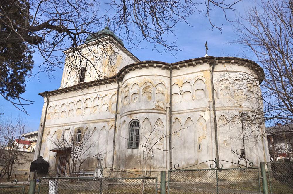 Biserica Spitalului Clinic de Pneumoftiziologie din Iaşi, în straie de sărbătoare