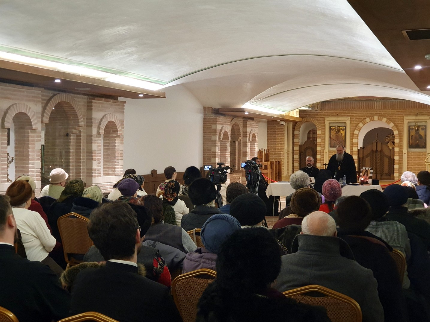 Conferință desfășurată la Iași: „Un Sfânt care a schimbat un oraș prin felul său de a fi”