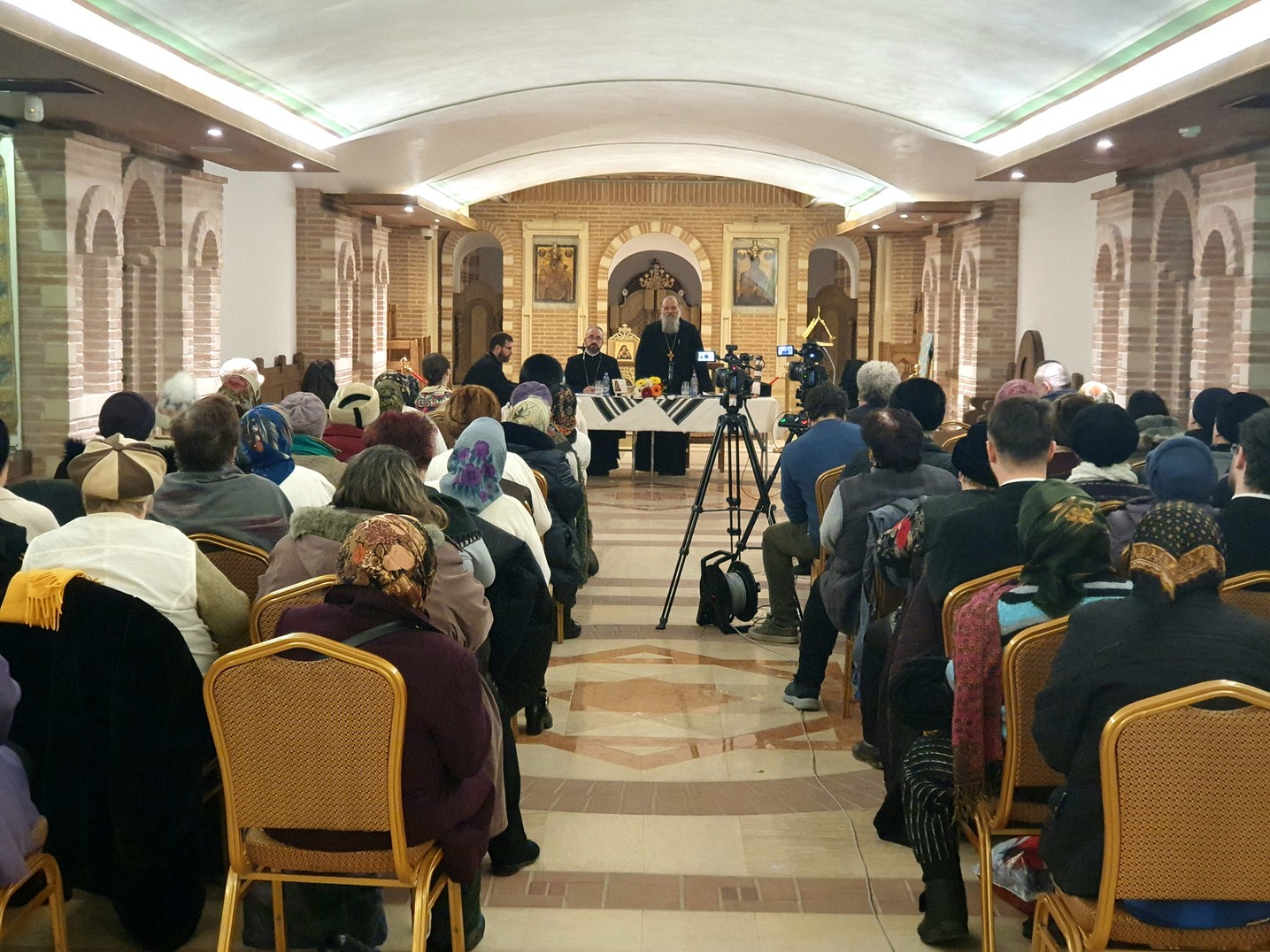 Conferință desfășurată la Iași: „Un Sfânt care a schimbat un oraș prin felul său de a fi”