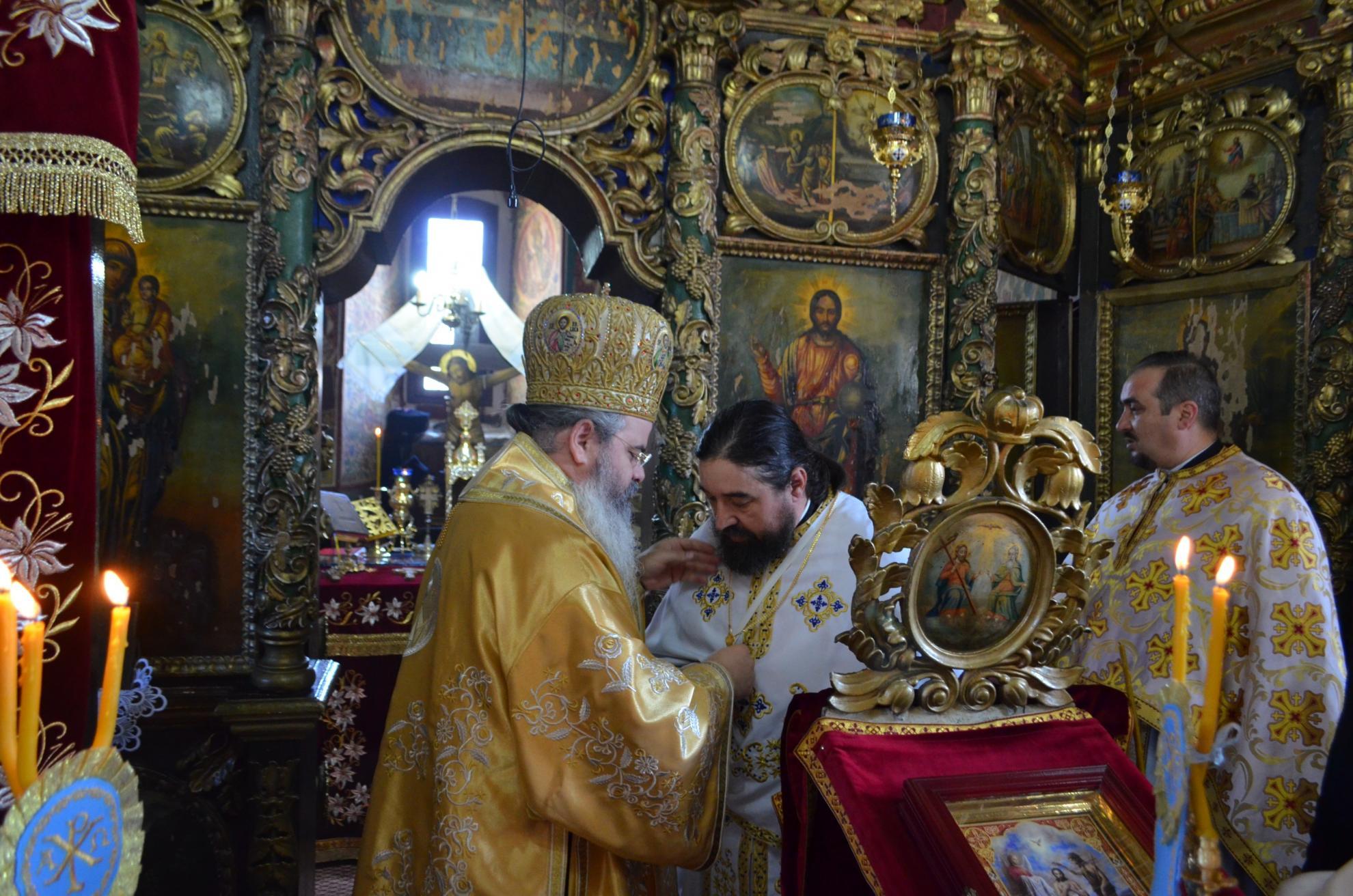 Liturghii arhierești în două eparhii ale Moldovei