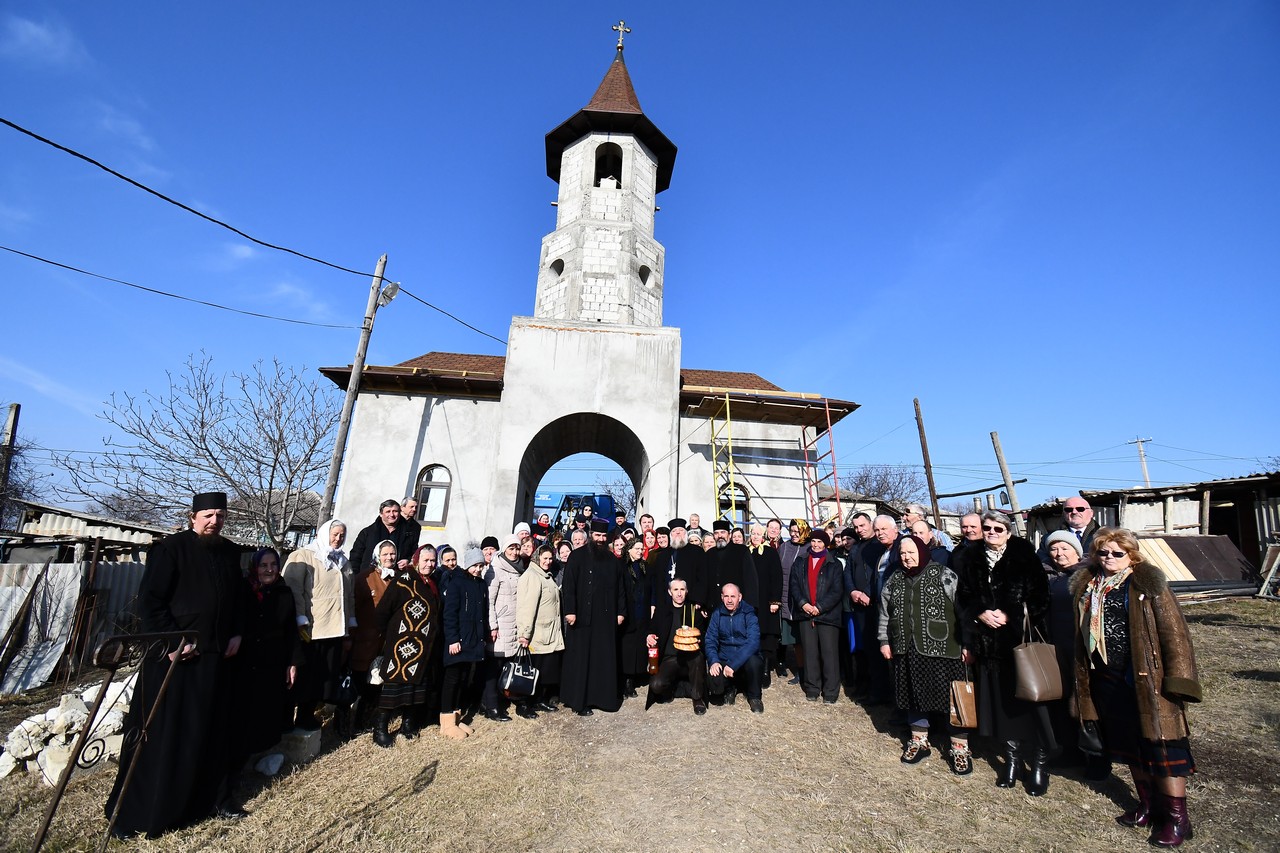 Crucile clopotniței din Parohia Romanovca au fost sfințite