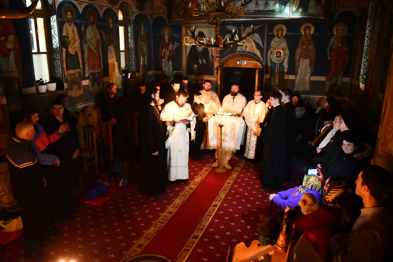 Parohia Sasca Nouă şi-a cinstit ocrotitorii