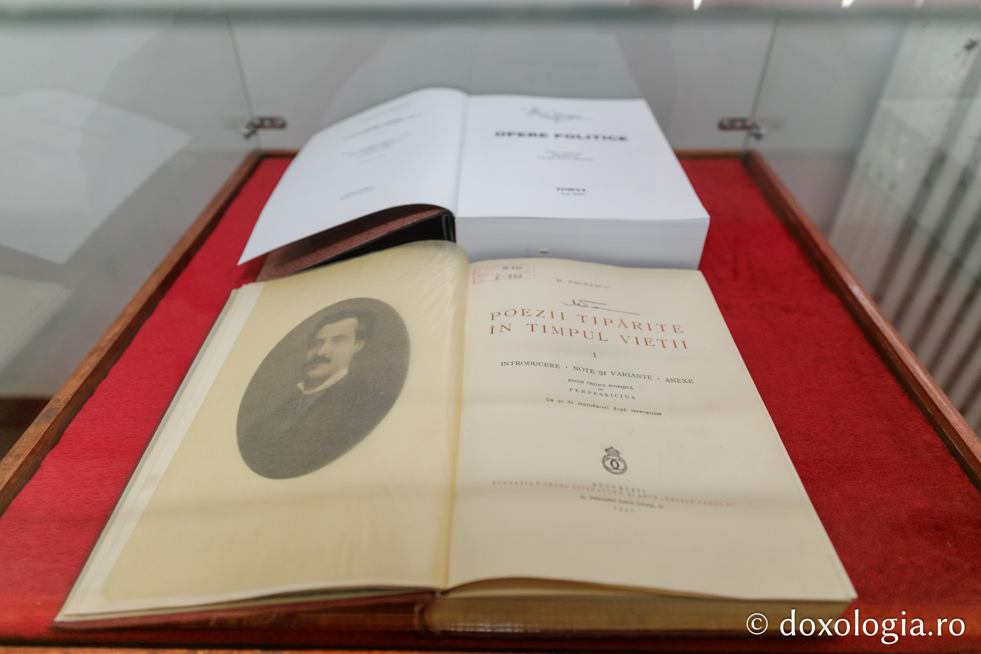 „Bădia Mihai” - Mihai Eminescu, neuitat şi cinstit de studenţii teologi ieşeni