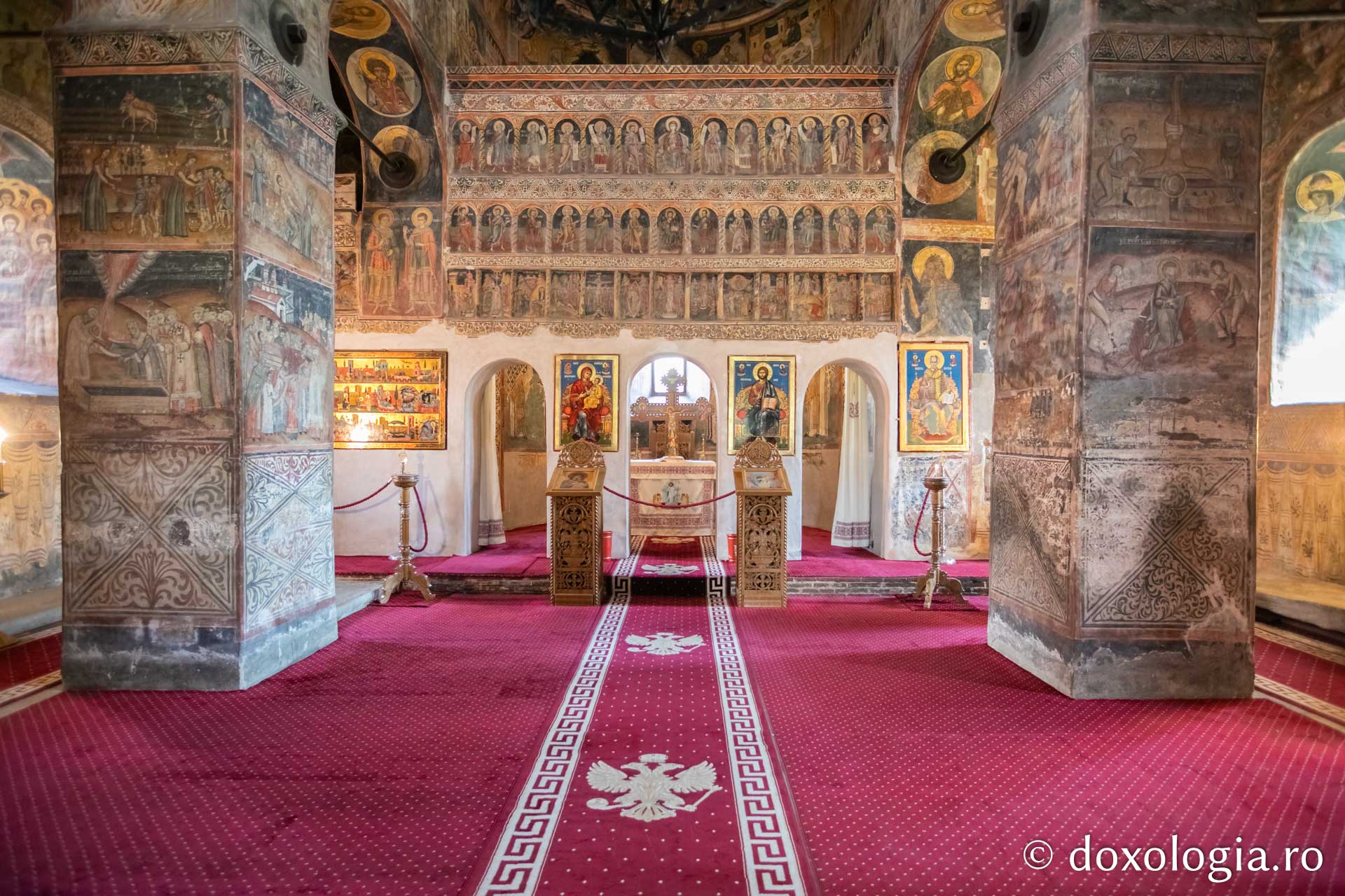 Catapeteasma bisericii domnești „Sfântul Nicolae” din Curtea de Argeș, secolul al XIV-lea / Foto: Pr. Silviu Cluci Catapeteasma bisericii domnești „Sfântul Nicolae” din Curtea de Argeș