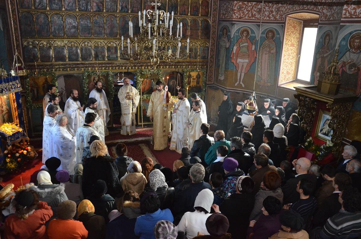 Mănăstirea Copou din Iaşi îşi serbează hramul