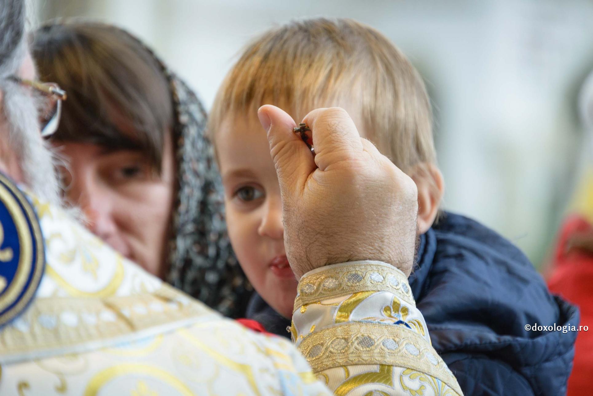 Iubirea de Dumnezeu prin adâncirea în Taina Euharistiei