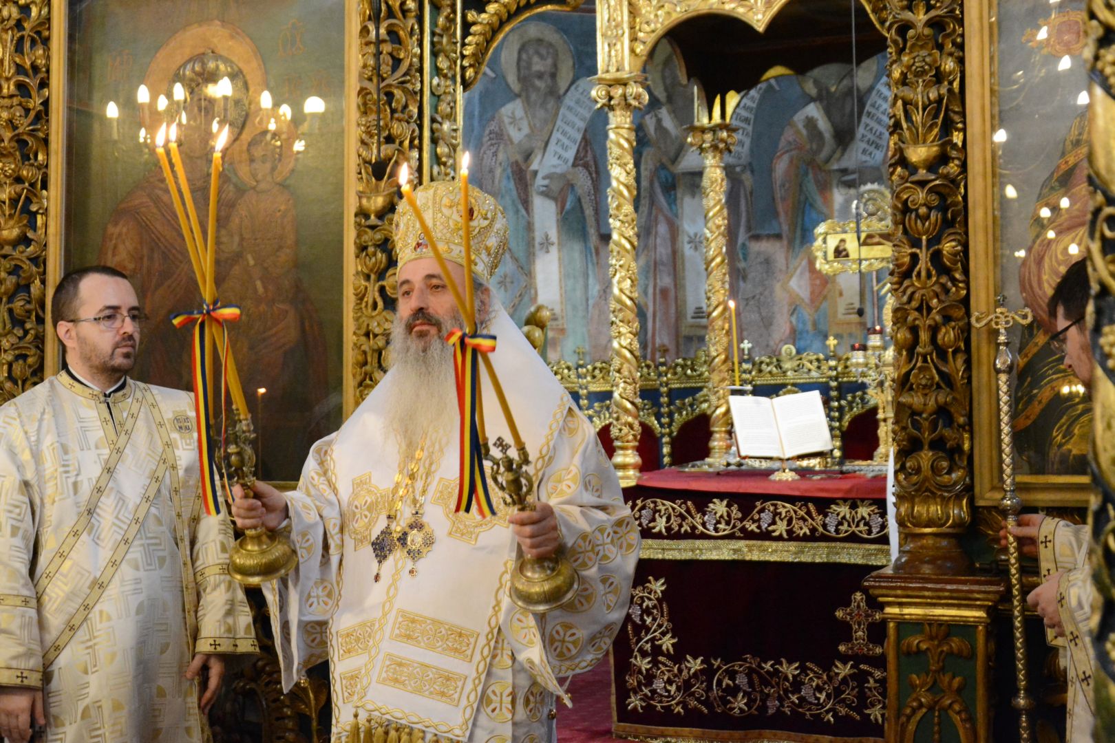 Ajunul Bobotezei la Mănăstirea Golia din Iași: „Dragostea îl ajută pe om să desăvârșească prezența Duhului Sfânt în el”