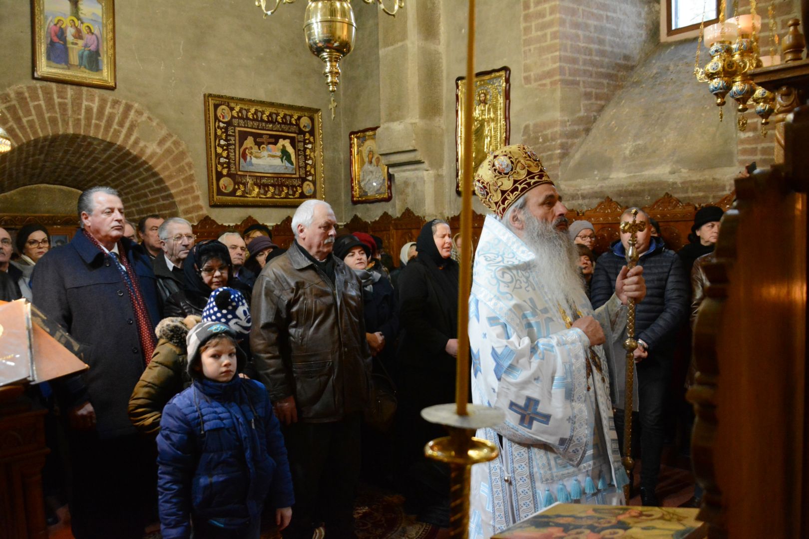 Părintele Mitropolit Teofan a slujit la Mănăstirea Războieni – Neamț