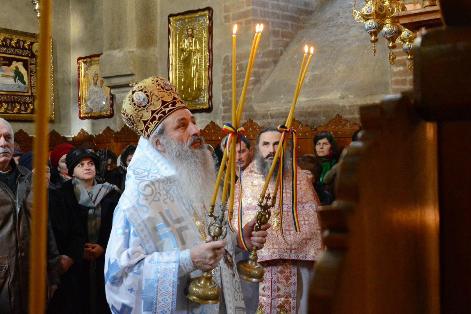 Părintele Mitropolit Teofan a slujit la Mănăstirea Războieni – Neamț