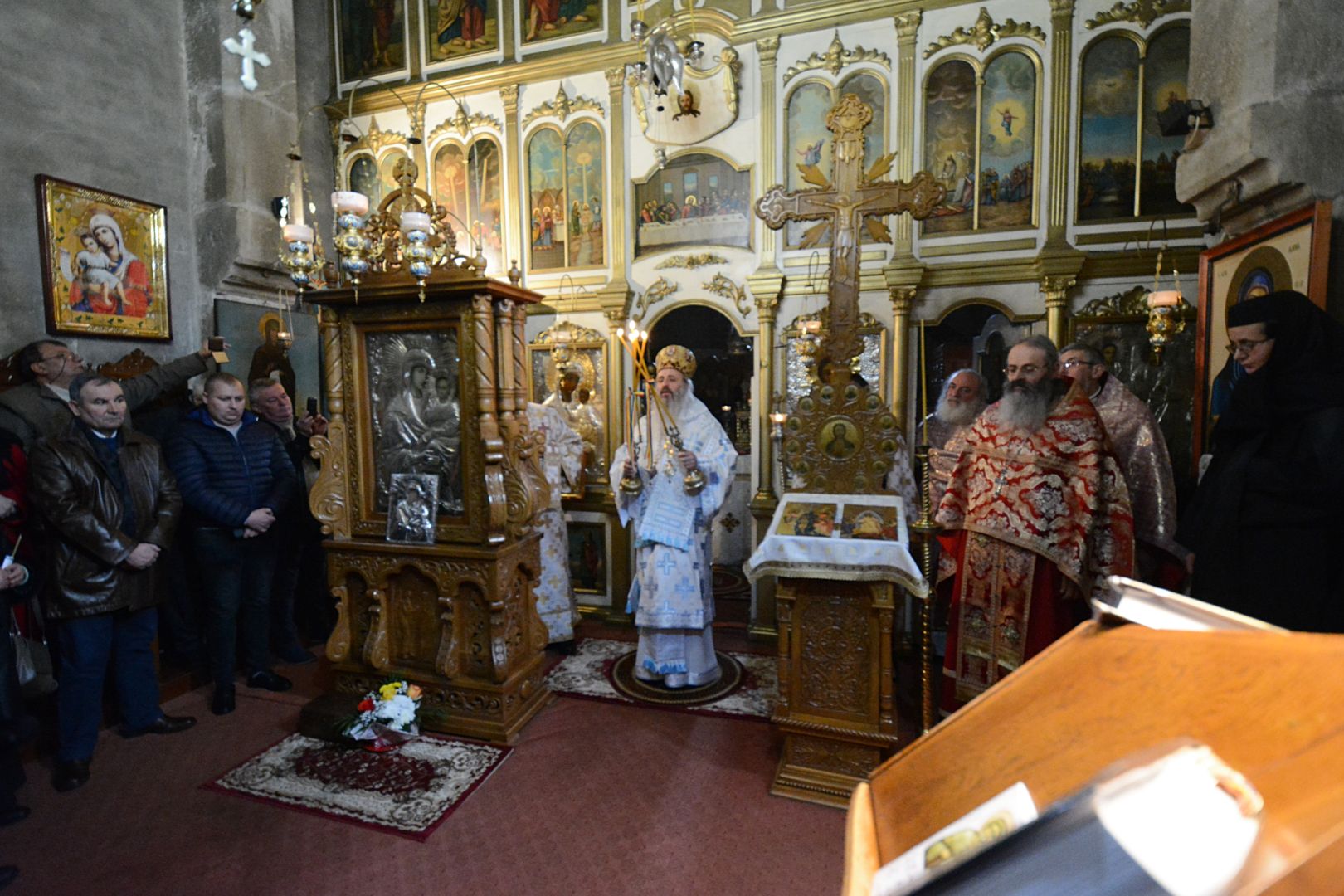 Părintele Mitropolit Teofan a slujit la Mănăstirea Războieni – Neamț