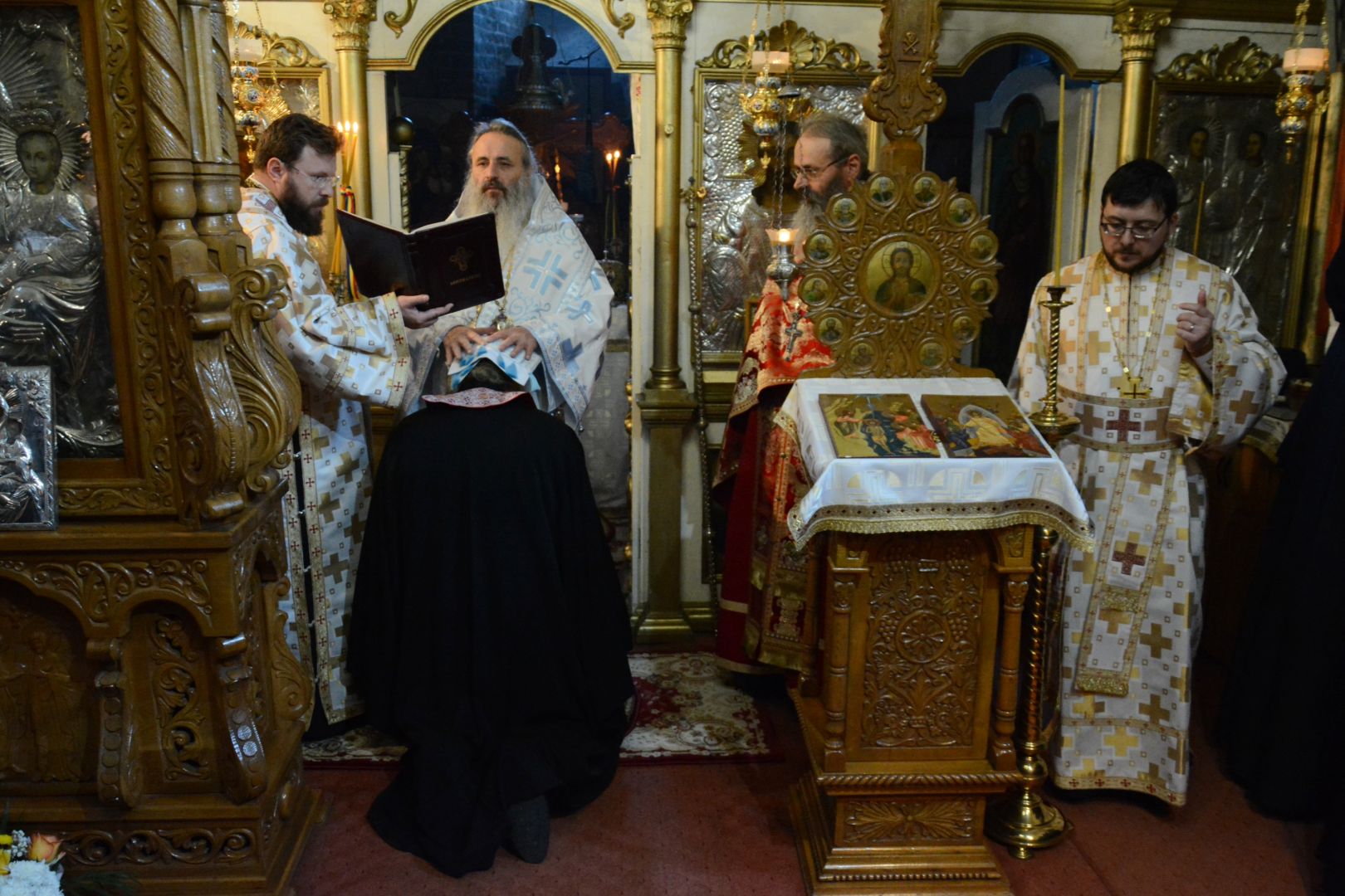 Părintele Mitropolit Teofan a slujit la Mănăstirea Războieni – Neamț