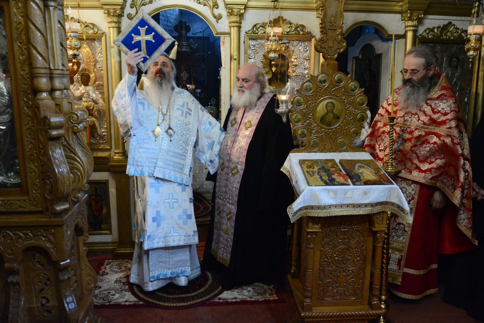 Părintele Mitropolit Teofan a slujit la Mănăstirea Războieni – Neamț