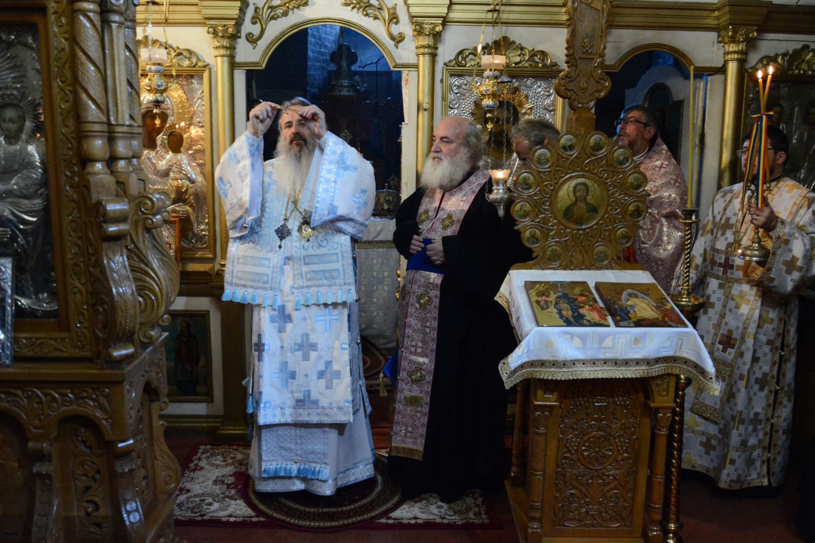 Părintele Mitropolit Teofan a slujit la Mănăstirea Războieni – Neamț