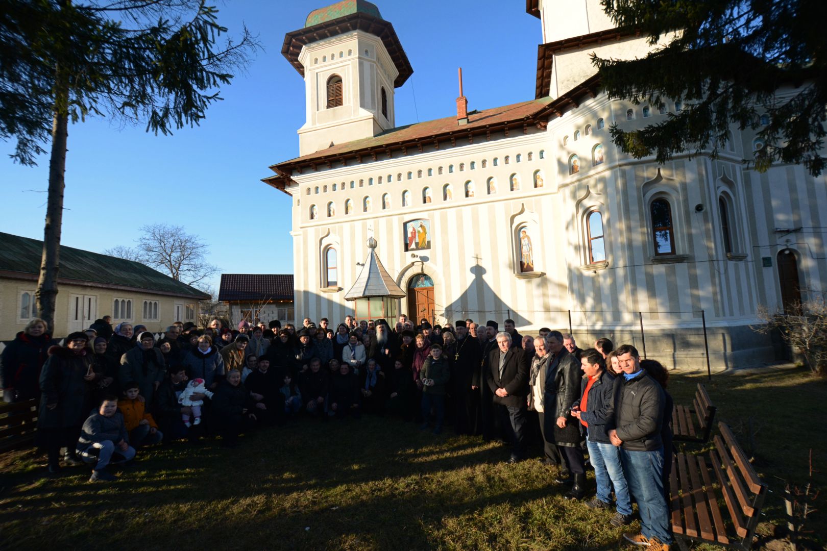 Părintele Mitropolit Teofan a slujit la Mănăstirea Războieni – Neamț