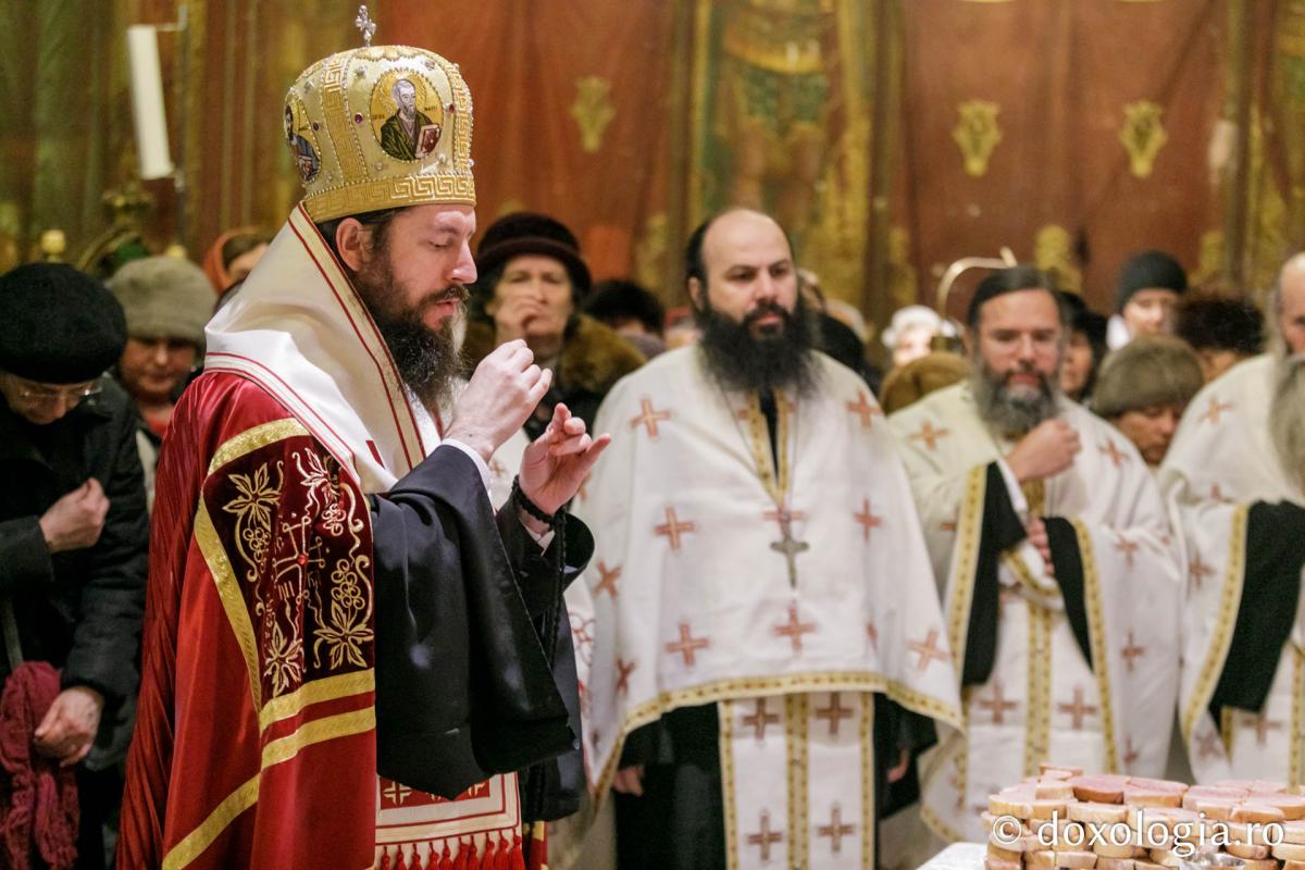 Slujbe arhierești dedicate hramului, la „bijuteria arhitectonică a capitalei Moldovei” - Mănăstirea „Sfinții Trei Ierarhi”