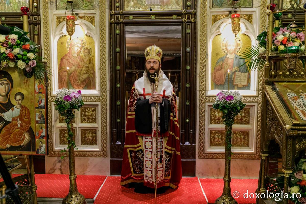 Slujbe arhierești dedicate hramului, la „bijuteria arhitectonică a capitalei Moldovei” - Mănăstirea „Sfinții Trei Ierarhi”