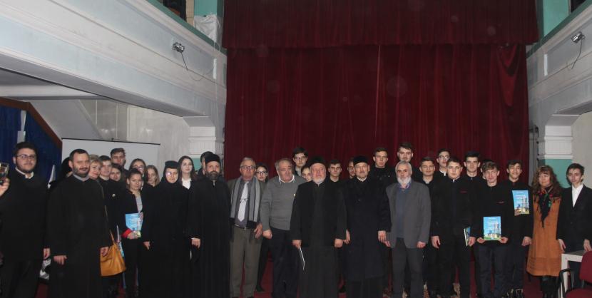 Sfinții Trei Ierarhi, sărbătoriți la Liceul Teologic „Episcop Melchisedec” din Roman