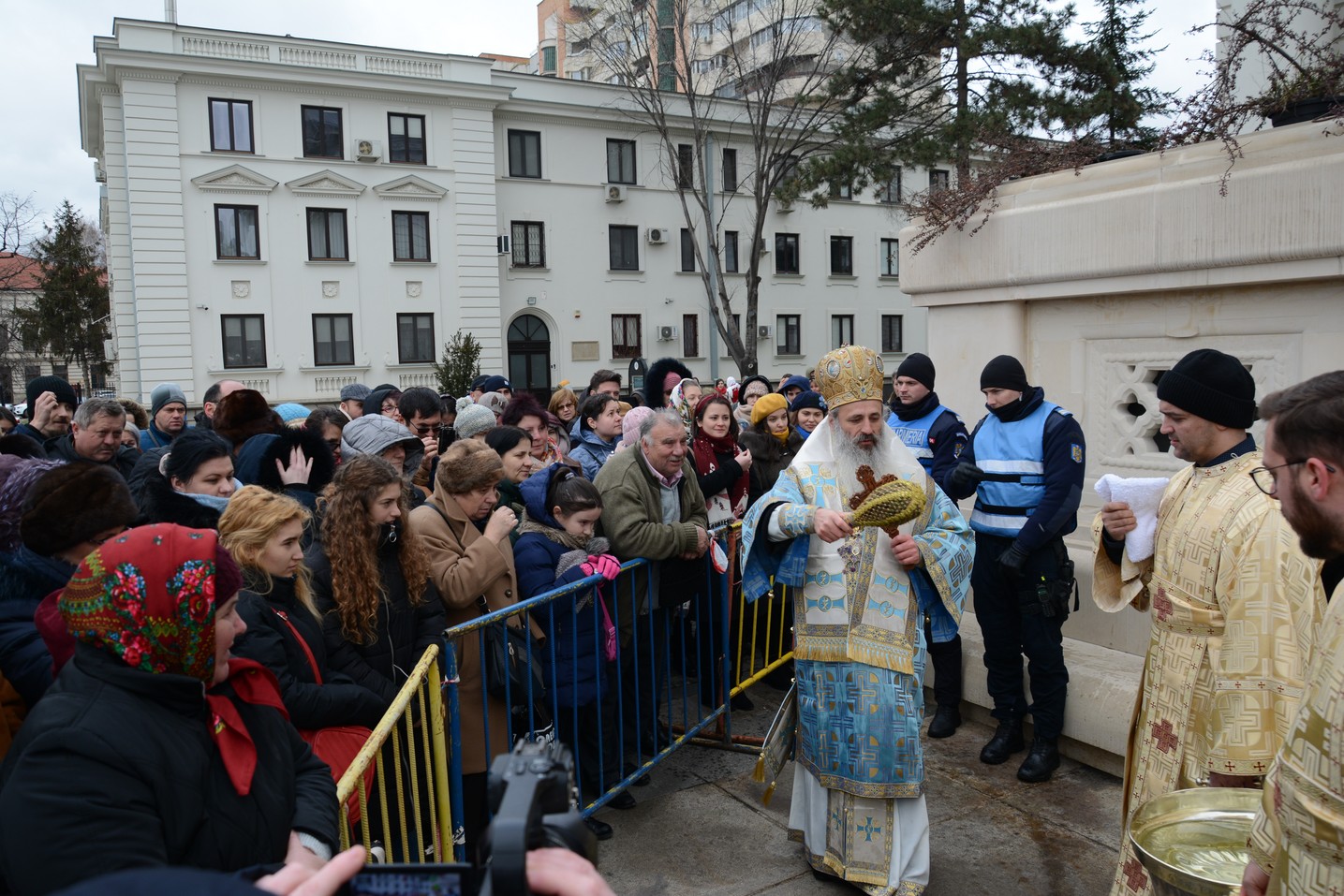 Slujba Bobotezei la Catedrala Mitropolitană din Iași: „Să fiți iubiți de Dumnezeu!”