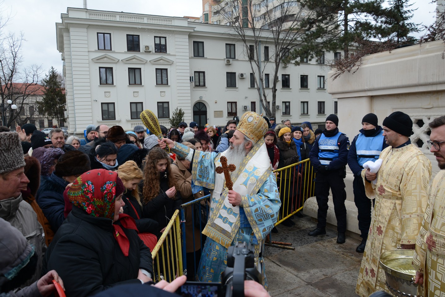 Slujba Bobotezei la Catedrala Mitropolitană din Iași: „Să fiți iubiți de Dumnezeu!”