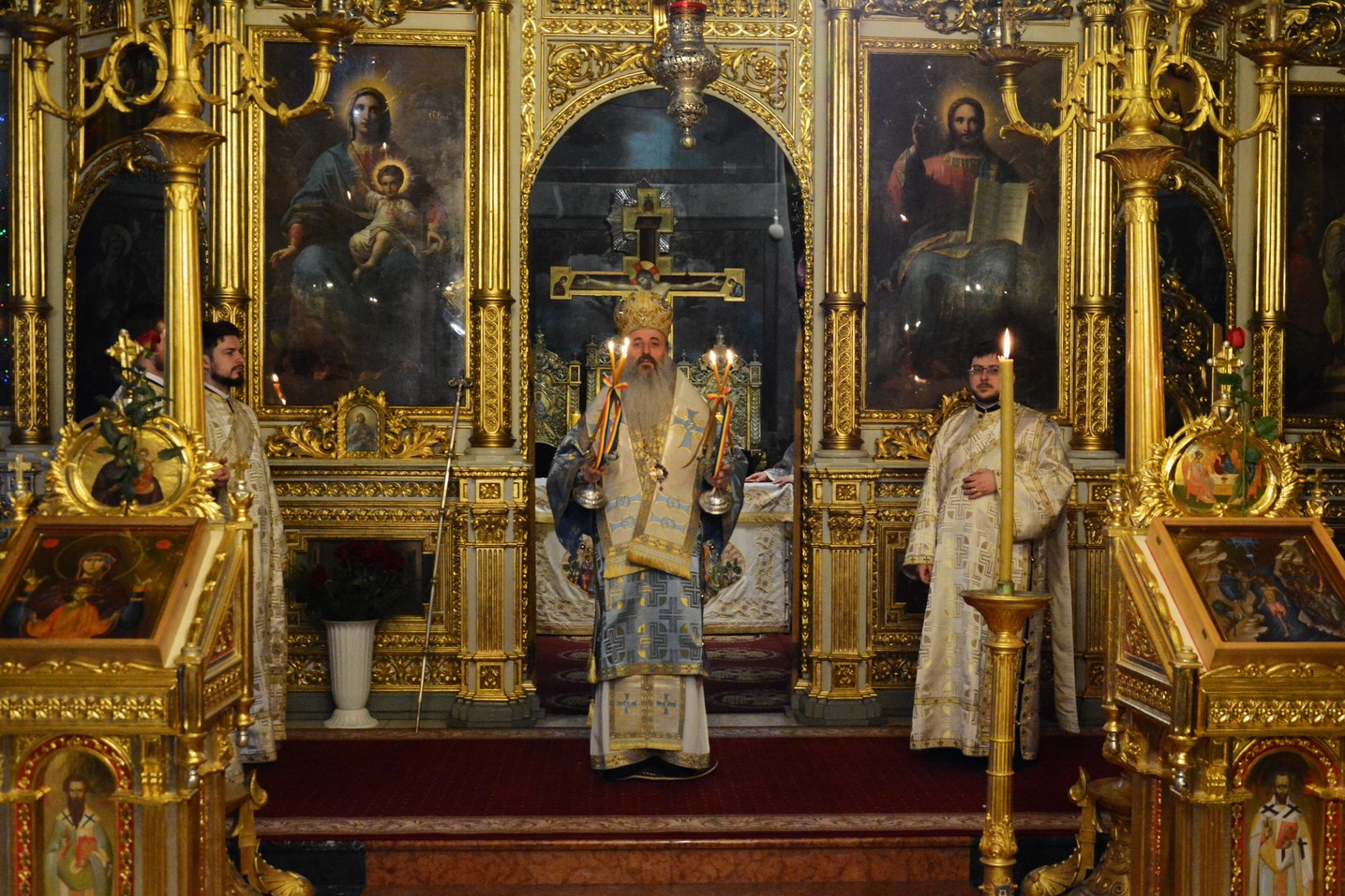 Slujba Bobotezei la Catedrala Mitropolitană din Iași: „Să fiți iubiți de Dumnezeu!”