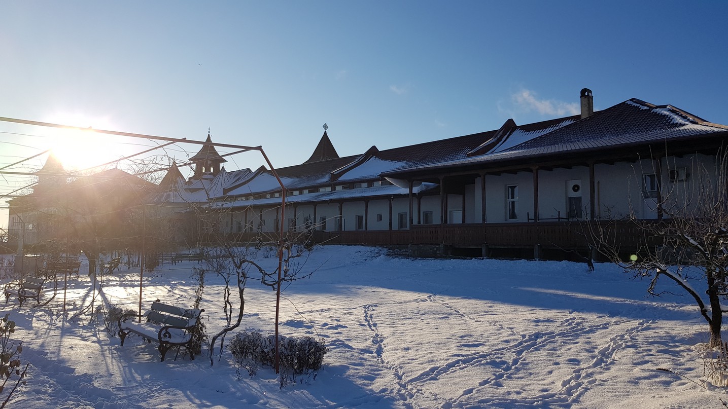 Binecuvântare pentru bătrânii de la Căminul „Sfântul Ioan cel Nou de la Suceava”