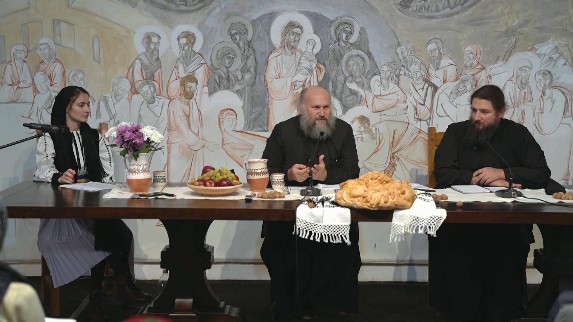 (Video) Liturghia – Vremea Întâlnirilor – Părintele Iustin Miron și Părintele Pantelimon Șușnea de la Mănăstirea Oașa