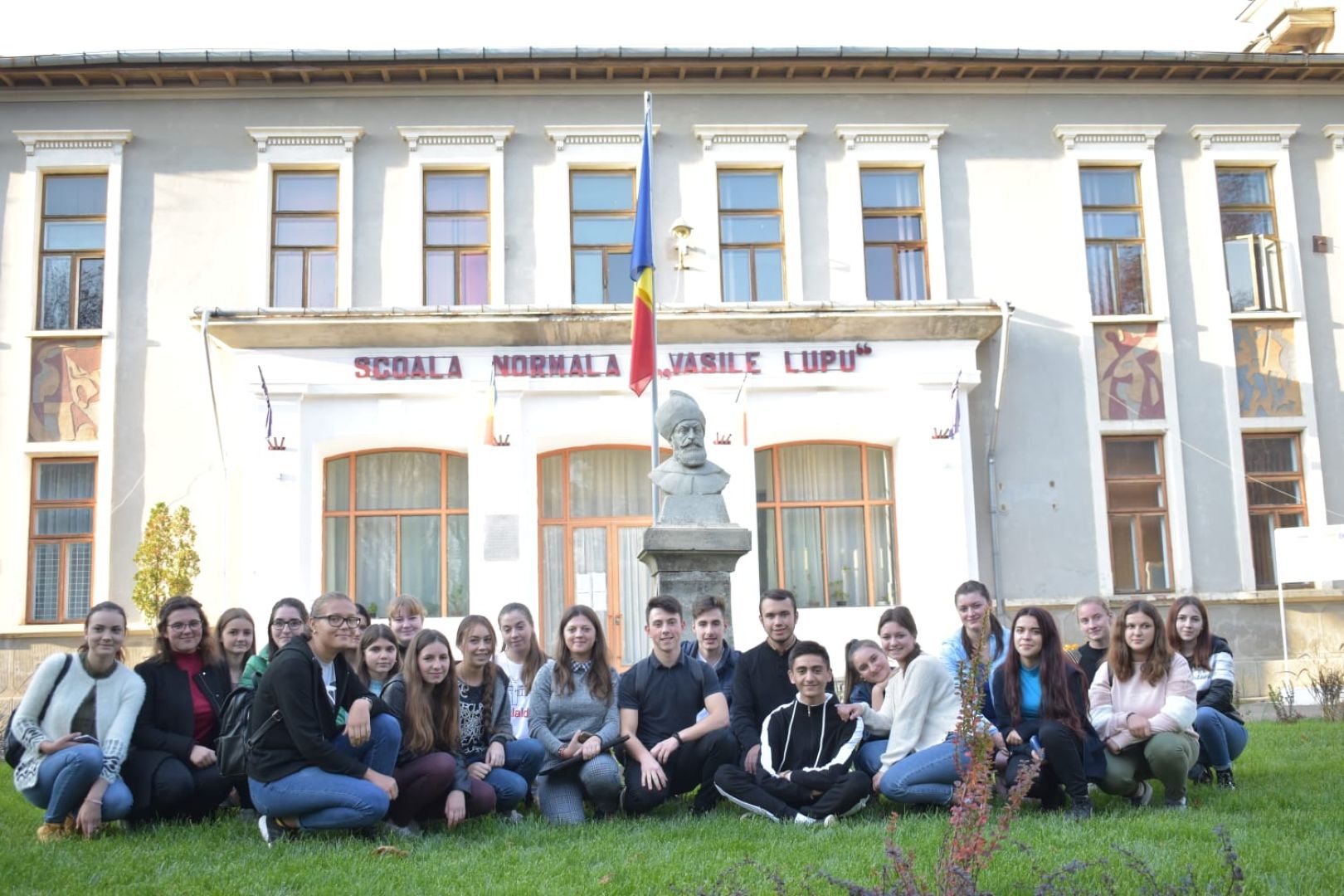 Gând de mulțumire pentru cel mai mare dar din liceu: grupul „Prietenii Sfinților Trei Ierarhi” Gând de mulțumire pentru cel mai mare dar din liceu: grupul „Prietenii Sfinților Trei Ierarhi”